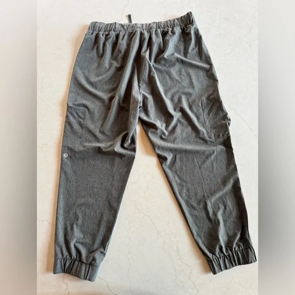 Women’s Lululemon Jogger Pants in Grey - Size 2XL - Picture 4 of 7